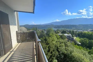 Seeblickwohnung mit Balkon in Seeboden - perfekt für Genießer!