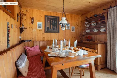 Einfaches Holzhaus mit 5.5 Zimmern und Garten in Gebirgslage mit tollem Blick auf die Lienzer Dolomiten zu verkaufen!