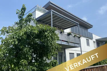 Sonnige 3 Zimmer Gartenwohnung mit Terrasse und Carport