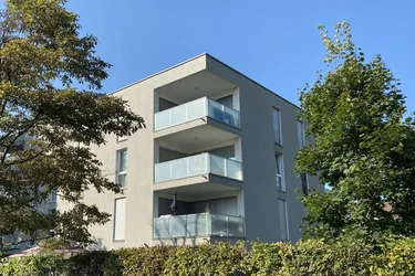 Äußerst gepflegte 3 Zimmer Wohnung mit stilvollem Flair/Balkon &amp; 1 TG-Stellplatz