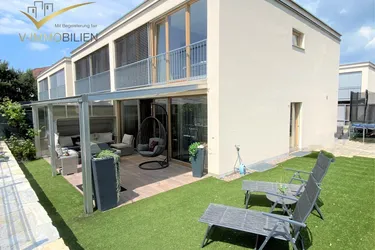 Expose Attraktive Doppelhaushälfte mit Carport