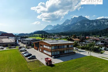 Modernes All-inclusive Büro in St. Johann – voll möbliert für bis zu 6 Arbeitsplätze