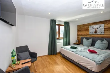 Attraktive Wohnung zur Kurzfristvermietung &amp; Mitarbeiterwohnen mit 4 Schlafzimmer mit Bad en suite