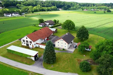 LANDSITZ IN BESTLAGE - Hofstelle - Landwirtschaftliches Anwesen - Gestüt - Bauernhof