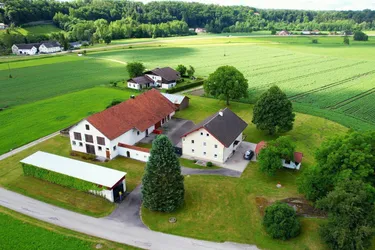 LANDSITZ IN BESTLAGE - Hofstelle - Landwirtschaftliches Anwesen - Gestüt - Bauernhof