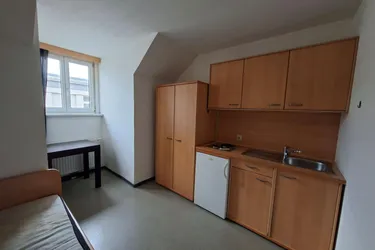 Erstes Reich für sich allein - helle Dachgeschosswohnung