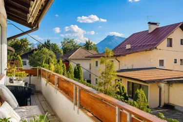 Stilvolle 3 Zimmer Wohnung mit Bergblick und Parkplatz