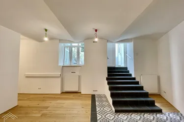 Extravagantes Büro im Innenhof