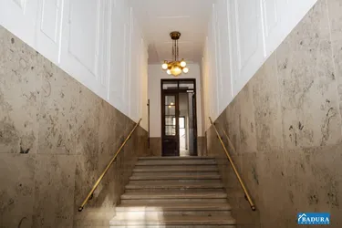Stilvoller Altbau in der Neustiftgasse | 3-Zimmer-Wohnung mit optimaler Raumaufteilung