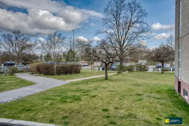 Familienfreundliche 3-Zimmer Wohnung mit Loggia | Optimale Raumaufteilung | Garagenparkplatz
