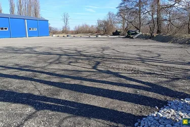 Abstellplätze &amp; Lagerflächen nahe Wien – Ideal für PKW, Klein-LKW, Anhänger &amp; Wohnwagen direkt bei der Autobahnzufahrt S1