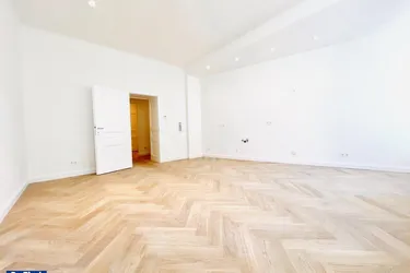 Erstbezug nach hochwertiger Sanierung: lichtdurchflutete 3 Zimmerwohnung