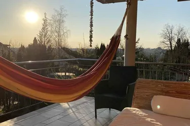 Traumhafter Bungalow mit Einliegerwohnung – hier vereint sich Platz &amp; Komfort!