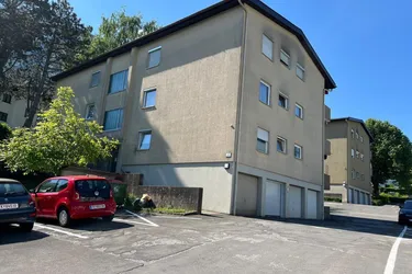 3 Zimmer Wohnung mit Balkon – Ideal für kreative Sanierer!