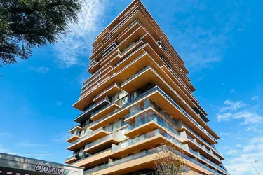 PROVISIONSFREI! ERSTBEZUG! GRÜNBLICK TOWER! HELLE ZWEI ZIMMER WOHNUNG! 8m² BALKON! 4. STOCK! EINBAUKÜCHE.