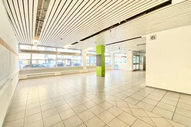 Geschäftslokal mit großer Auslage: Ottakringer Straße 149