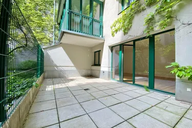 Mariahilferstraße: Hofruhelage mit Terrasse in der Esterhazygasse 30