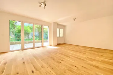 Mariahilferstraße: Hofruhelage mit Terrasse in der Esterhazygasse 30