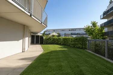 Attraktive 3-Zimmer-Wohnung mit Garten, Terrasse &amp; Tiefgarage