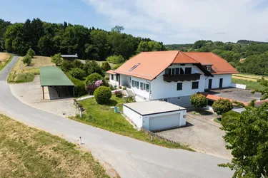 BIETERVERFAHREN: Großzügige Villa mit 12 Einheiten im Landhausstil in bester Lage im Thermen- und Vulkanland Bad Waltersdorf