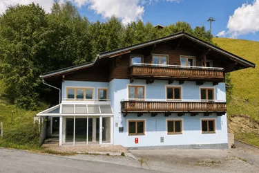  Ski-in/Ski-out-Entwicklungschance mit Panoramablick in Saalbach