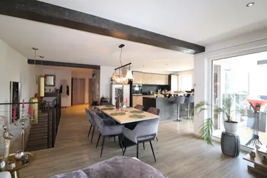 Expose Luxuriöses Penthouse (137m2) mit großer repräsentativer Gewerbefläche (195m2) in Zentrumsnähe von Kaprun