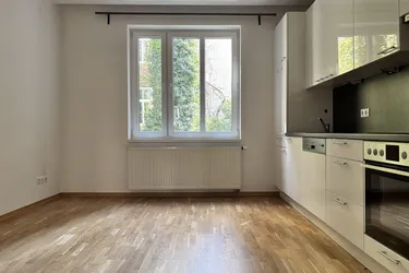 Perfekte Lage, gute Raumaufteilung, mit Balkon und Grünblick