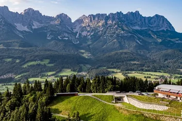 Ski in / Ski out - einzigartiger Panoramablick - leicht erreichbar: Gastronomiebetrieb mit Erweiterungsmöglichkeit (Betten)