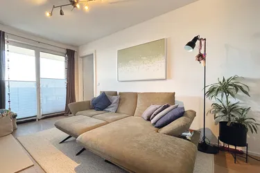 Moderne, neuwertige Familienwohnung mit großem Balkon und bester Aussicht