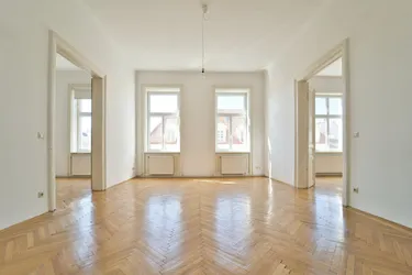 4-Zimmer Wohnung mit herrlichem Altbau-Flair | großzügig | sehr guter Grundriss | sanierungsbedürftig