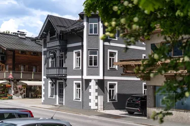 EINZIGARTIGES JAHRHUNDERTWENDEHAUS IN NEUEM GLANZ