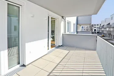 Provisionsfreies Apartment im Dachgeschoss mit 3 Zimmern und Terrasse in schönster Lage