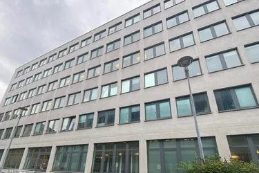 Workstation Wien West - 11.000m2 Company Building