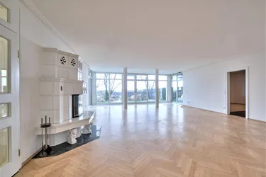 TAUCHEN SIE EIN IN DIE WELT DES LUXUS / 200 m² GARTEN IN TOPLAGE IMMERSE YOURSELF IN THE WORLD OF LUXURY / 200 m² GARDEN IN TOP LOCATION