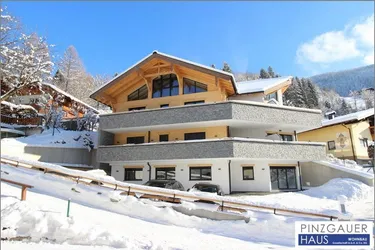 Neuwertige Ferienwohnung direkt an der Skipiste im Land Salzburg in der Skiregion „Sportwelt Amade“ - mit touristischer Vermietung in Panoramalage von St.Johann im Pongau - 78 m²