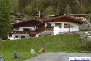 Neuer Kaufpreis!! Großes Wohnhaus mit vielen Nutzungsmöglichkeiten in Zentrumslage von Viehhofen