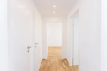 PREISHIT!! Toll geschnittene 4 Zimmer Eigentumswohnung in 1110 Wien inkl. KFZ-Stellplatz!! Komplett saniert und provisionsfrei!!