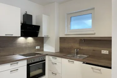 Neuwertige 2-Zimmer-Gartenwohnung - GMUNDEN mit eigenem Zugang zum Kalvarienberg