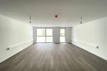 Modernes Büro mit sehr guter Infrastruktur