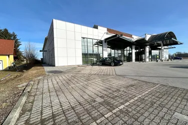 Lager- und Verkaufshalle in Wagna