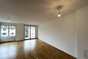Wunderschöne, helle 4-Zimmer Wohnung mit zwei Balkonen und Klimageräten in allen Wohnräumen
