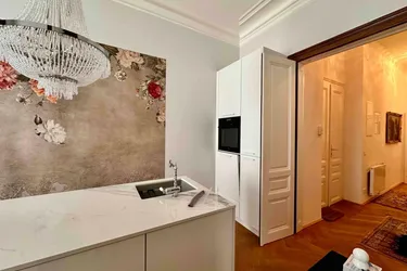 stilvolle 3-Zimmer Altbauwohnung