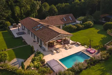 Prachtvolles Chalet in Wolfsgraben: Garten, Terrassen Pools und Natur pur!