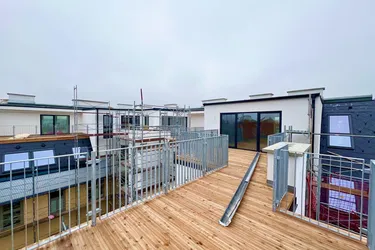 Über den Wolken - Provisionsfreie Maisonette-Dachgeschosswohnung mit 2 Terrassen und Blick auf die Gloriette!