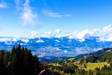 Baugrundstück der Extraklasse auf der Koralpe: 1309,3m² Sonnentraum mit Skipisten-Nähe, ohne Baupflicht und Panoramablick nach Wolfsberg!