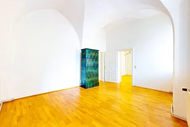 Repräsentatives Altbaubüro im historischen Palais Orsini-Rosenberg – Alter Platz 1, Klagenfurt