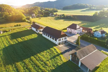 Lagerhalle mieten im Zollfeld – ca. 140 m² trockene Lagerfläche, ebenerdig befahrbar, zwischen Klagenfurt &amp; St. Veit