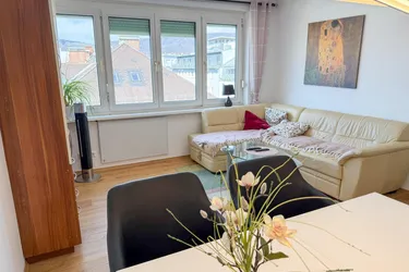 Sanierte Wohnung zum sofortigen Bezug im 6. Stock und zentraler Lage!