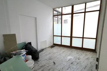 Barrierefreies 4 Zimmer Geschäftslokal mit großer Lichtkuppel in Brucker Fußgänger Zone zu mieten! (wird gerade saniert!)