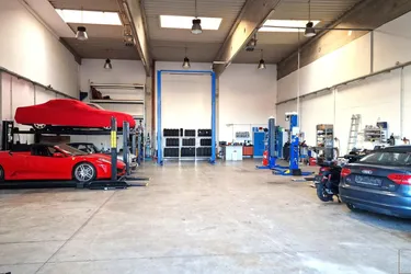 DB IMMOBILIEN | 375 m² Gewerbehalle im IZ NÖ Süd zu vermieten!